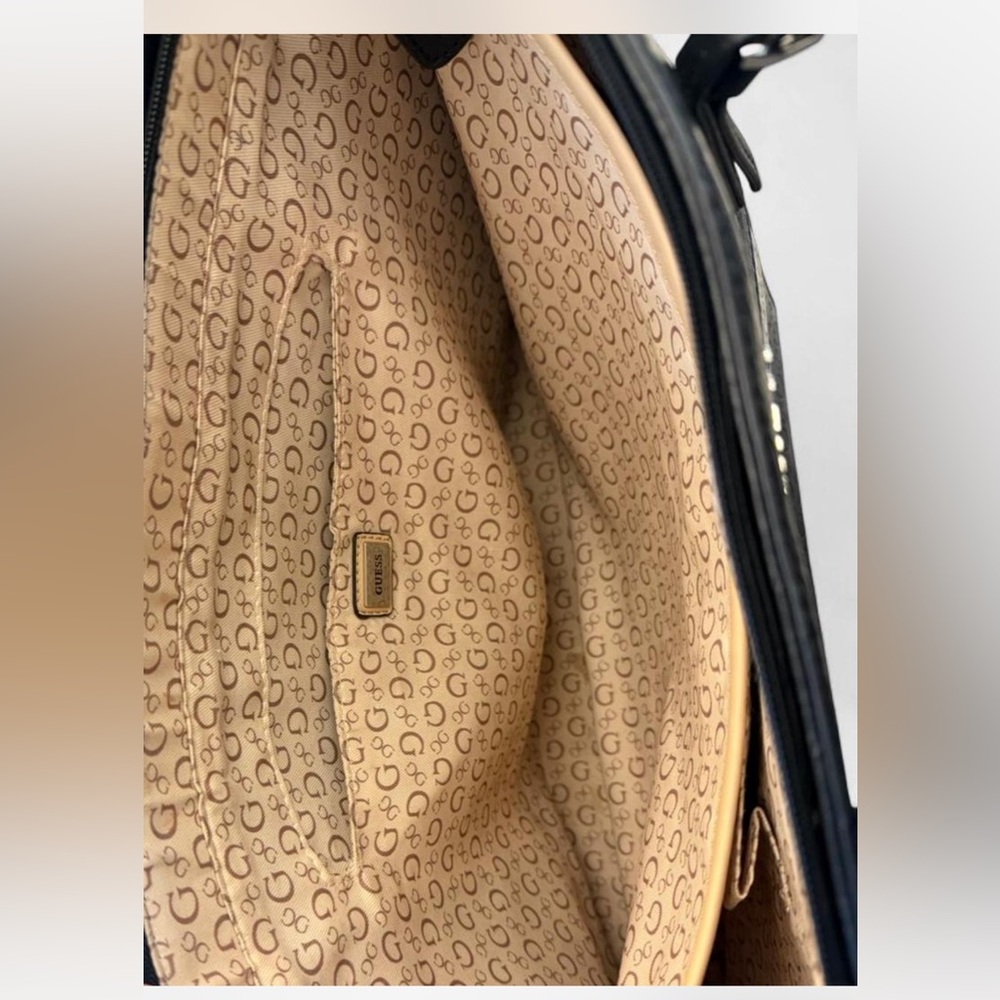 GUESS Large Black Tote Bad - Picture 6 of 8